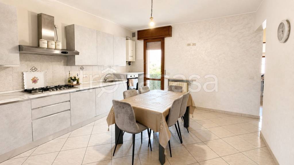 casa indipendente in vendita a Ronco all'Adige