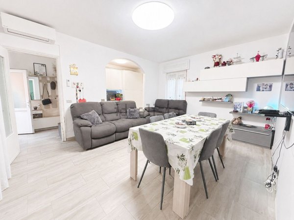 casa indipendente in vendita a Ronco all'Adige