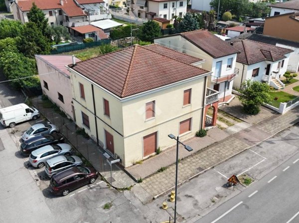 casa indipendente in vendita a Ronco all'Adige