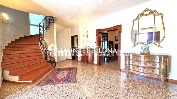 casa indipendente in vendita a Ronco all'Adige