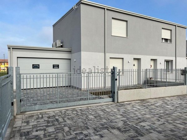 casa indipendente in vendita a Ronco all'Adige