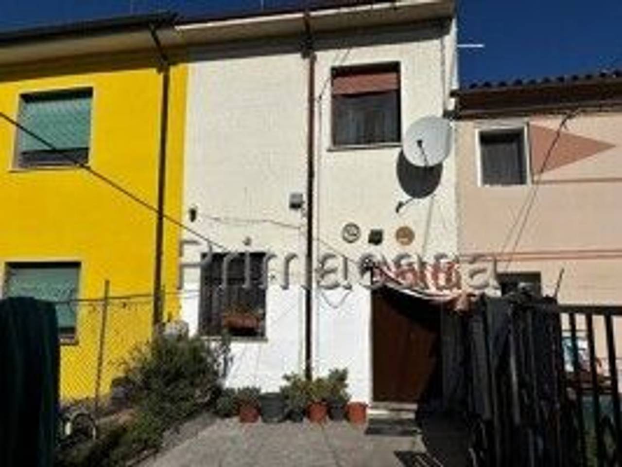 casa indipendente in vendita a Ronco all'Adige