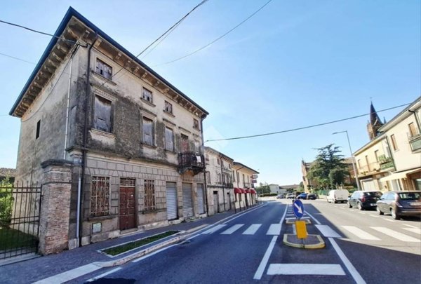casa indipendente in vendita a Ronco all'Adige