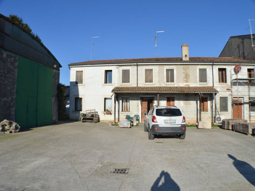 casa indipendente in vendita a Roverchiara