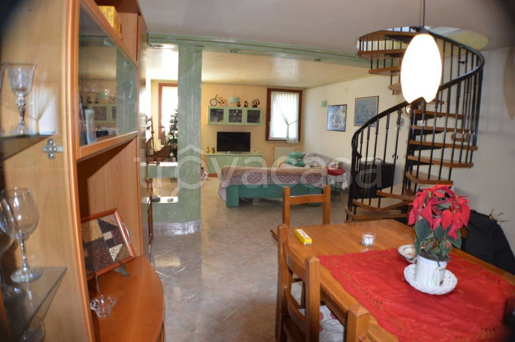 casa indipendente in vendita a Roverchiara