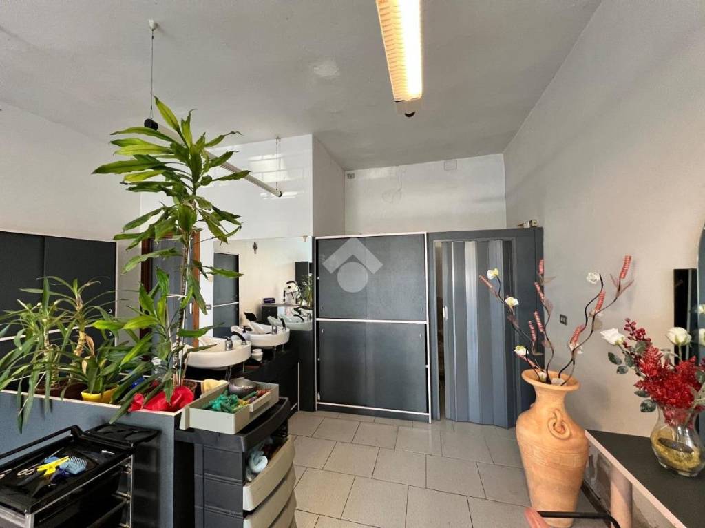 negozio in vendita a Roverchiara