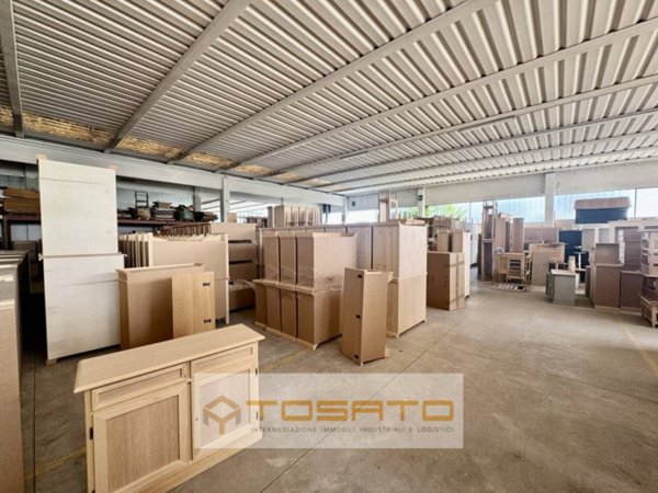 locale commerciale in vendita a Roverchiara