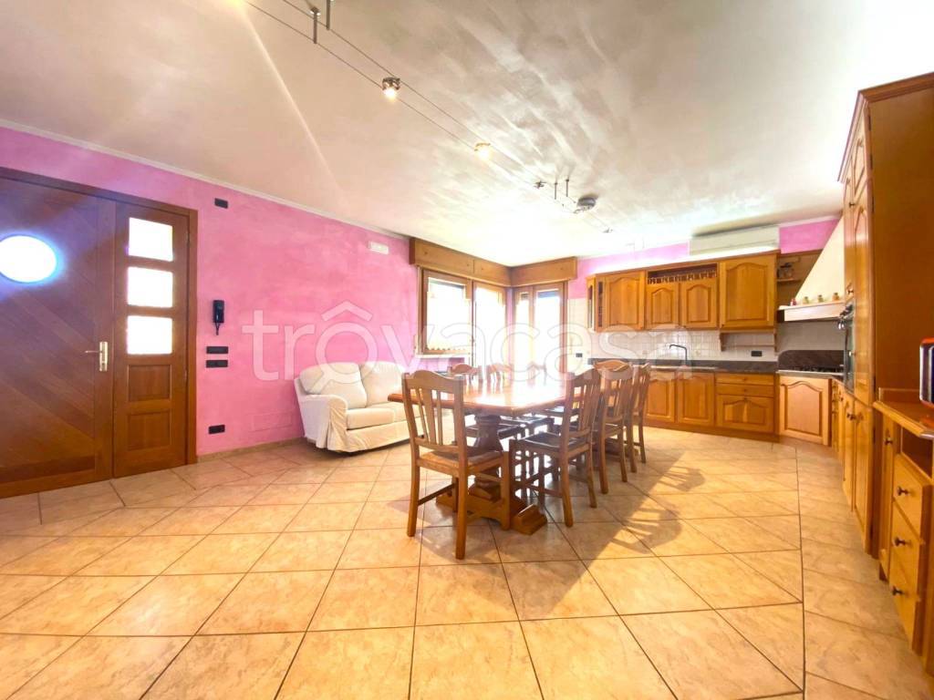 casa indipendente in vendita a Roverchiara in zona Roverchiaretta