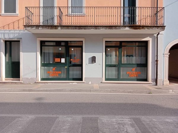 negozio in vendita a Roverchiara in zona Roverchiaretta