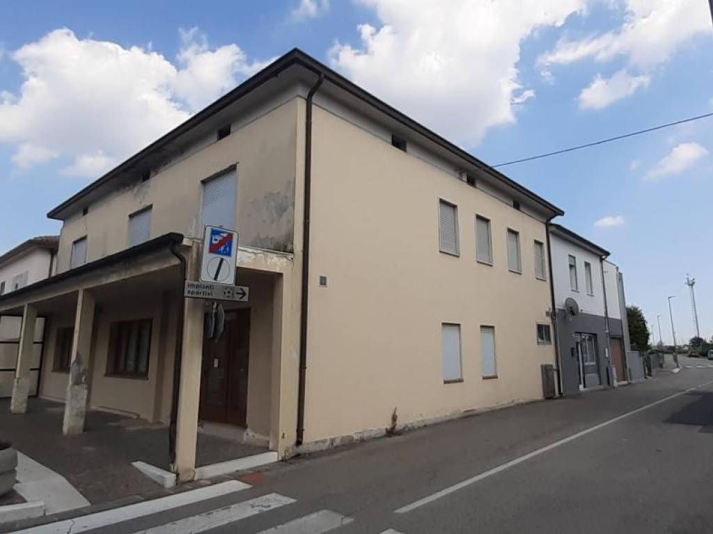 negozio in vendita a Roveredo di Guà
