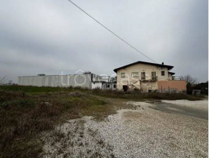 locale commerciale in vendita a Roveredo di Guà