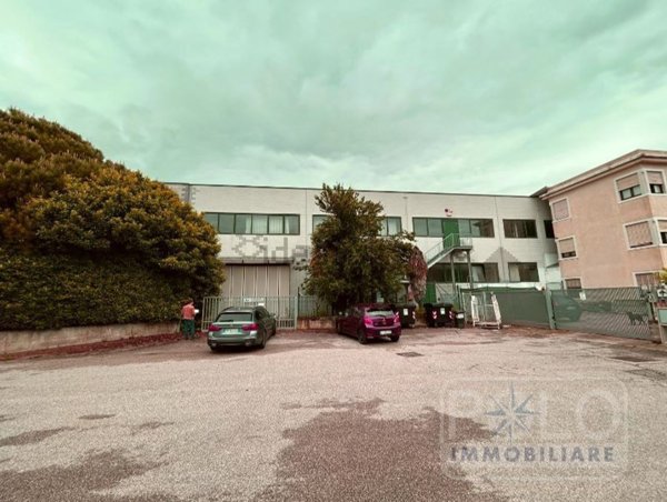 locale di sgombero in vendita a Roveredo di Guà