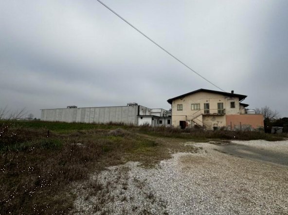 negozio in vendita a Roveredo di Guà