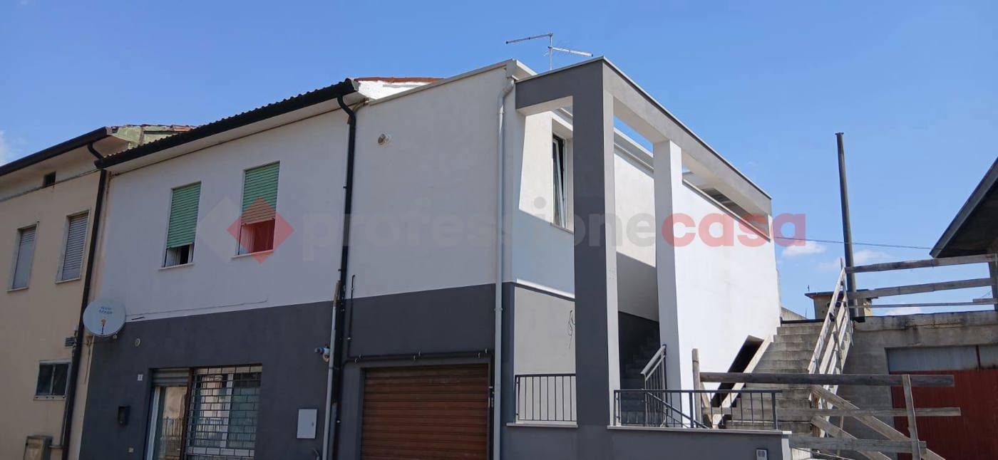 appartamento in vendita a Roveredo di Guà