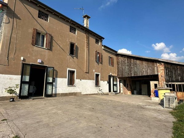 casa indipendente in vendita a Roveredo di Guà