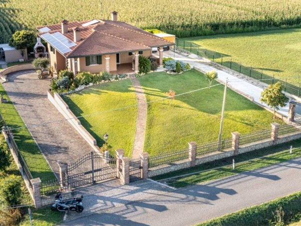 casa indipendente in vendita a Roveredo di Guà