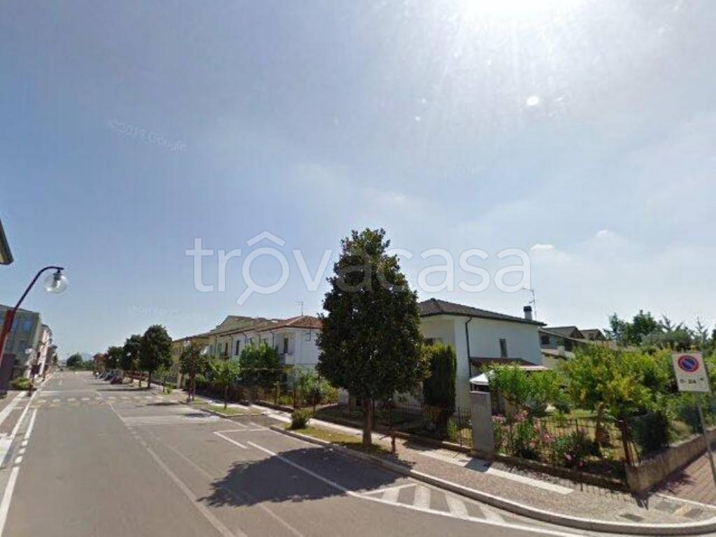 locale commerciale in vendita a Roveredo di Guà