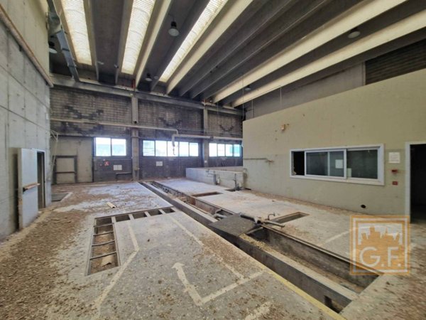 locale commerciale in vendita a Roveredo di Guà