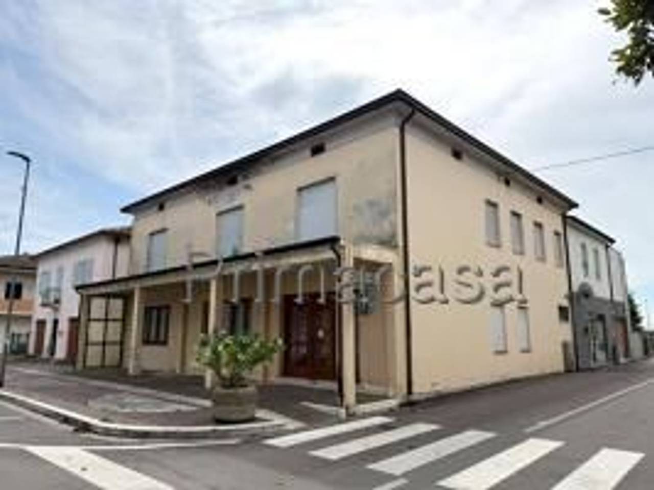 locale commerciale in vendita a Roveredo di Guà