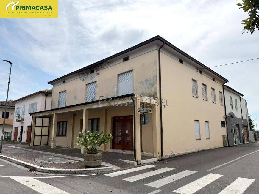 intera palazzina in vendita a Roveredo di Guà