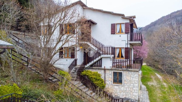 casa indipendente in vendita a Roverè Veronese