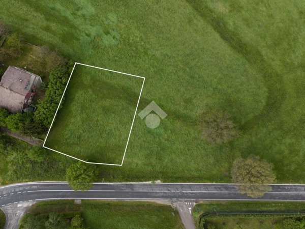 terreno edificabile in vendita a Roverè Veronese