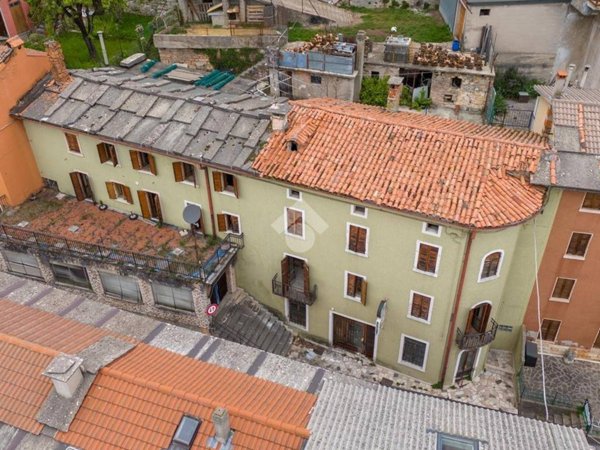 intera palazzina in vendita a Roverè Veronese