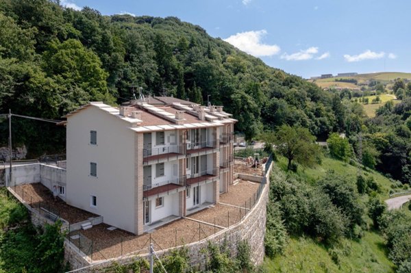 casa indipendente in vendita a Roverè Veronese