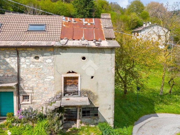 casa indipendente in vendita a Roverè Veronese