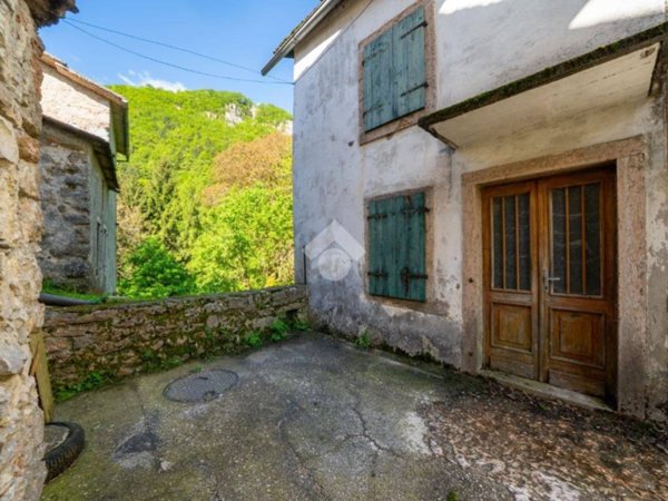 casa indipendente in vendita a Roverè Veronese in zona San Francesco