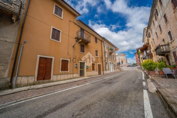 pentavano in vendita a Roverè Veronese