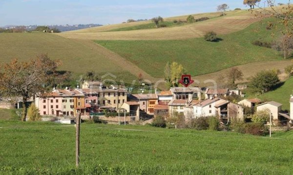 locale commerciale in vendita a Roverè Veronese