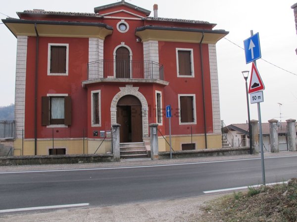 appartamento in vendita a Roverè Veronese