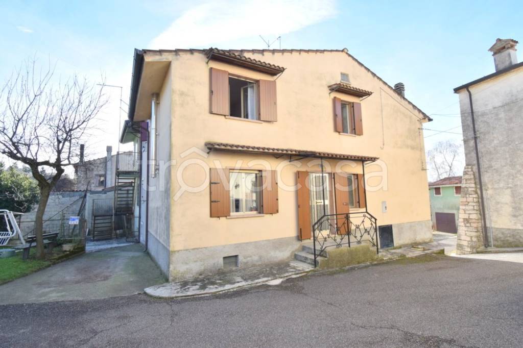 casa indipendente in vendita a Roverè Veronese