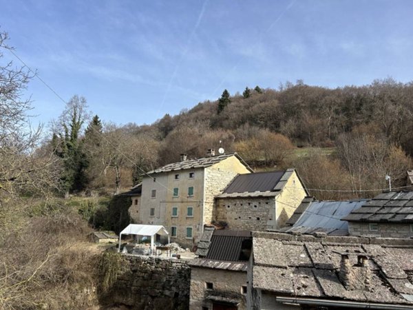 quadrivano in vendita a Roverè Veronese in zona Roverè