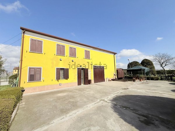 esavano in vendita a Salizzole