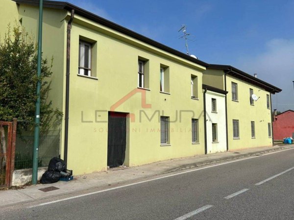 appartamento in vendita a Salizzole in zona Engazzà