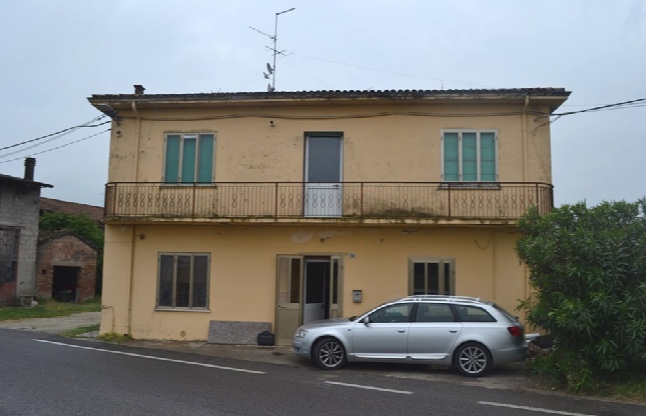 casa indipendente in vendita a Salizzole in zona Bionde