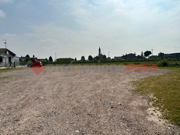 terreno edificabile in vendita a Salizzole