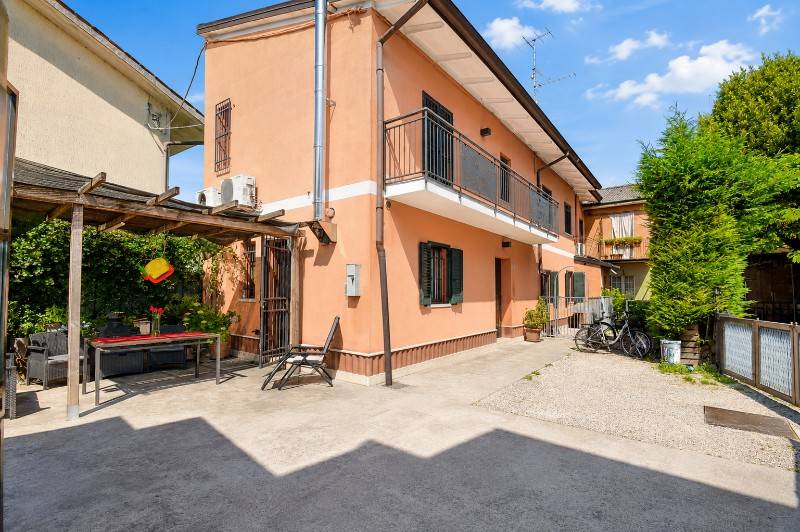 casa indipendente in vendita a Salizzole in zona Bionde