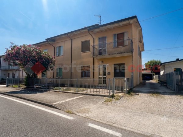 casa indipendente in vendita a Salizzole in zona Valmorsel
