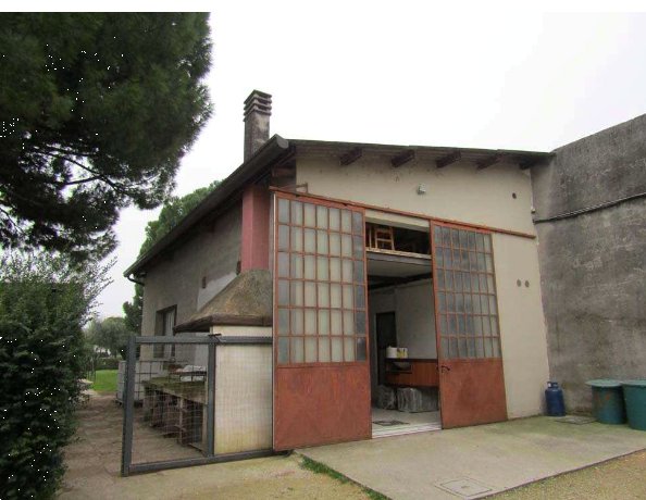 locale commerciale in vendita a Salizzole in zona Valmorsel