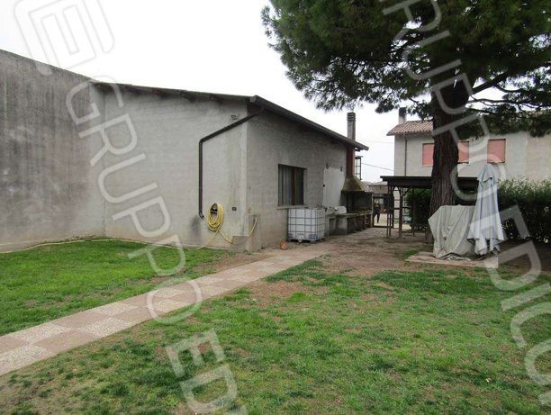 locale commerciale in vendita a Salizzole in zona Valmorsel