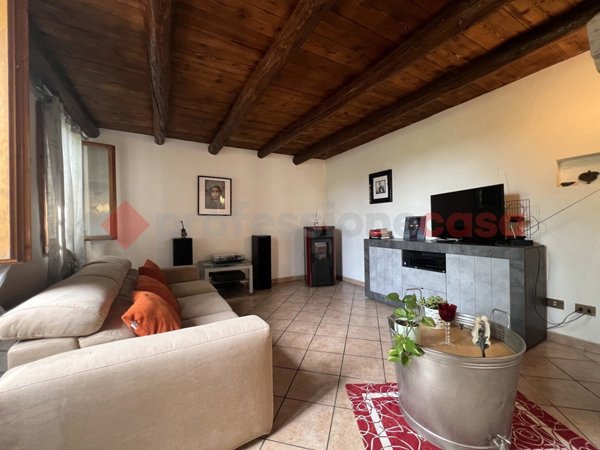 casa indipendente in vendita a Salizzole in zona Valmorsel