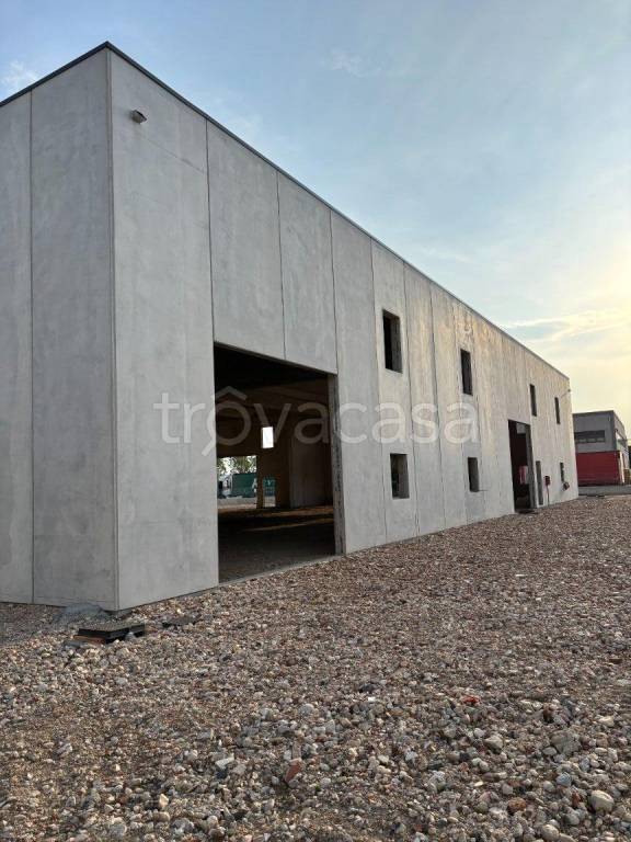 locale commerciale in vendita a San Bonifacio