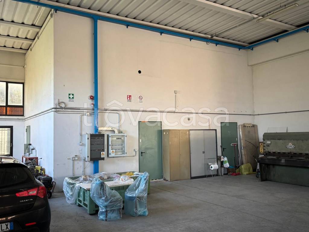 locale commerciale in vendita a San Bonifacio