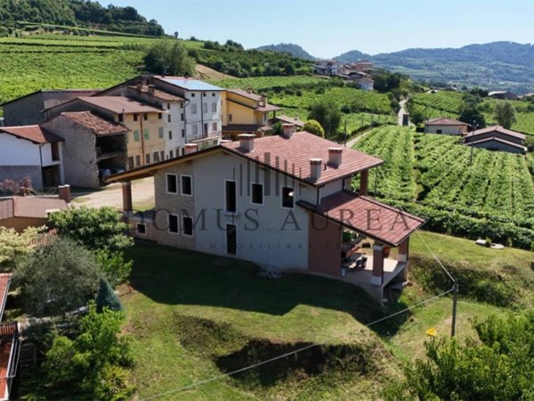 casa indipendente in vendita a San Giovanni Ilarione in zona Castello