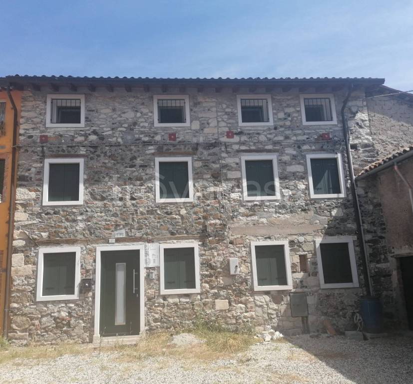 casa indipendente in vendita a San Giovanni Ilarione in zona Castello