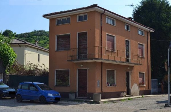 casa indipendente in vendita a San Giovanni Ilarione