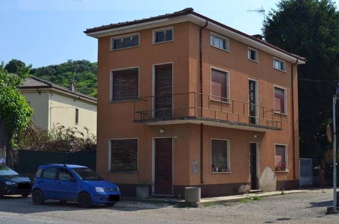 casa indipendente in vendita a San Giovanni Ilarione